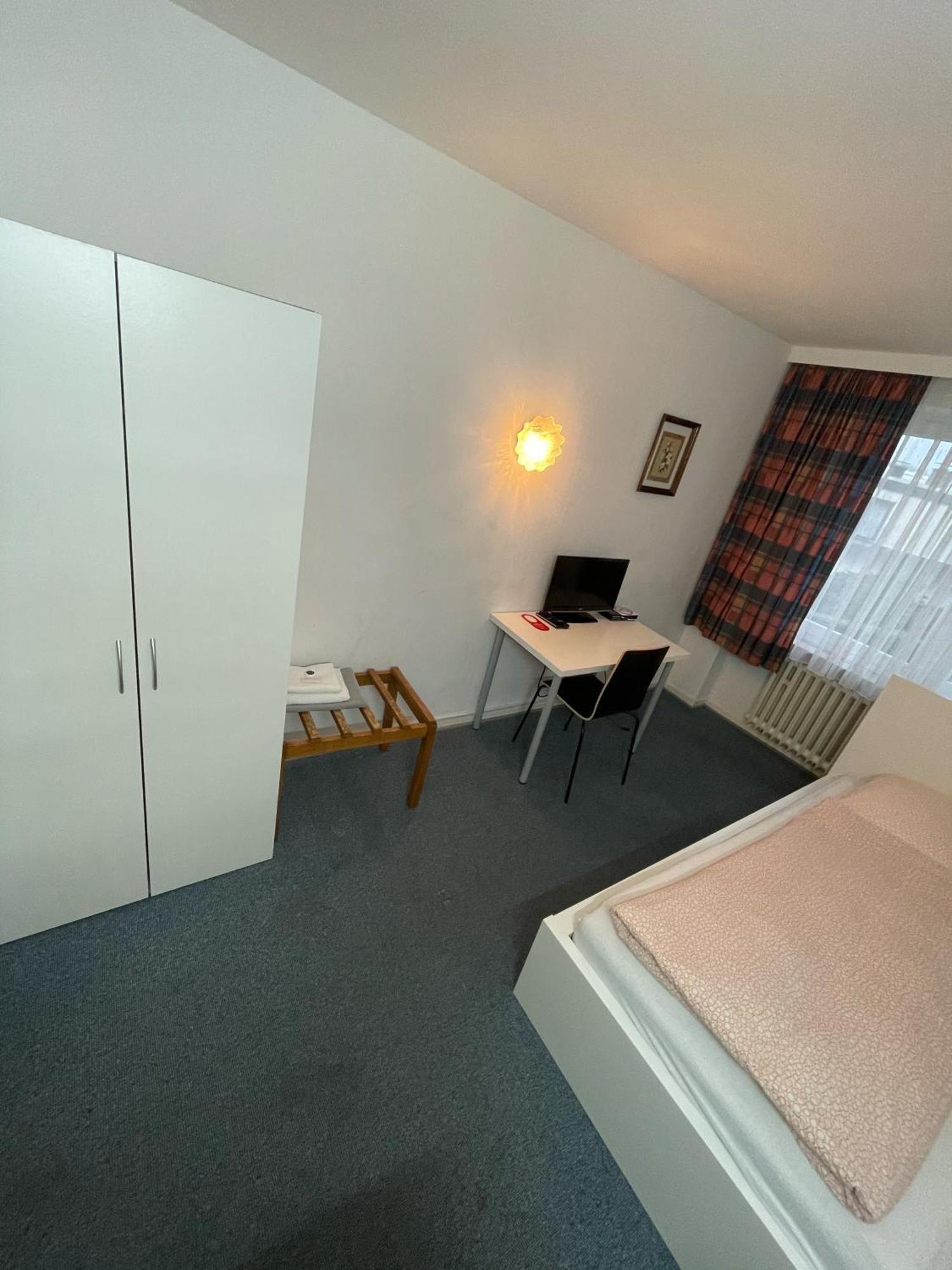 Haven Hotels - Hotel Am Stadion Leverkusen Rum bild