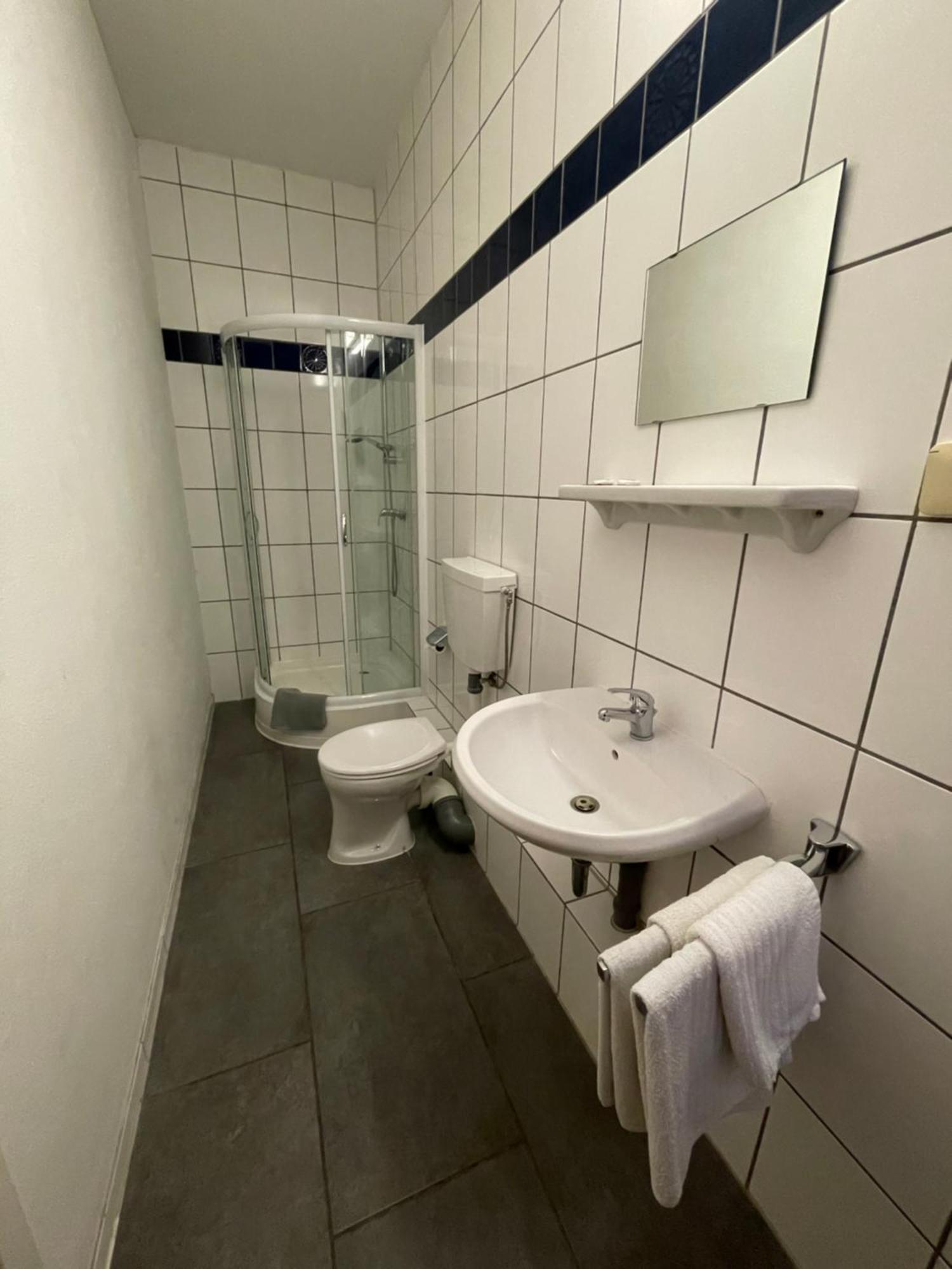 Haven Hotels - Hotel Am Stadion Leverkusen Rum bild